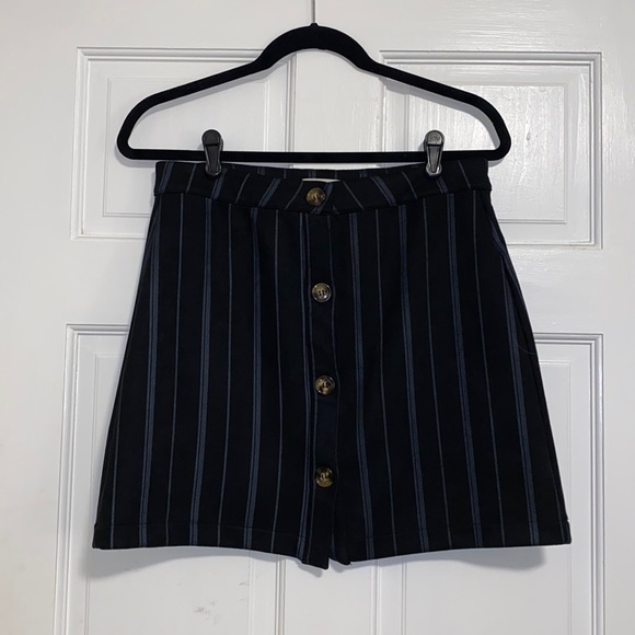 🛍️ Black/Navy Striped Skirt - Picture 1 of 3